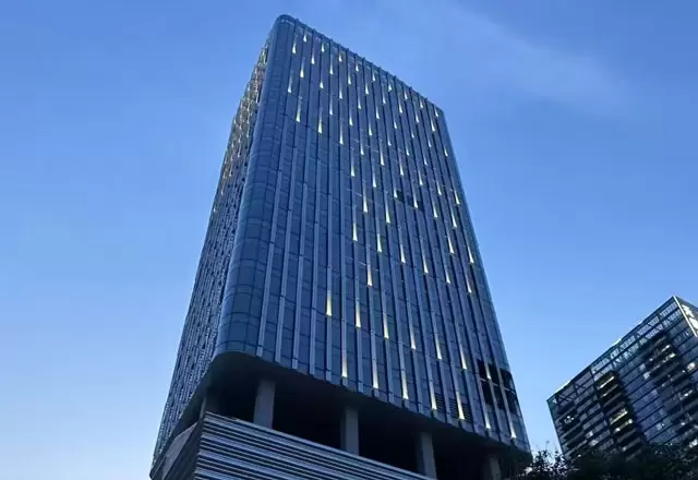 Ilumina&ccedil;&atilde;o de fachada para edif&iacute;cios altos em Xi'an