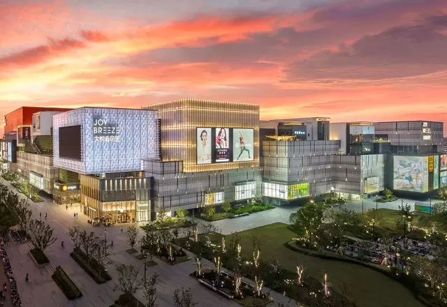 Ilumina&ccedil;&atilde;o de fachada para grande shopping